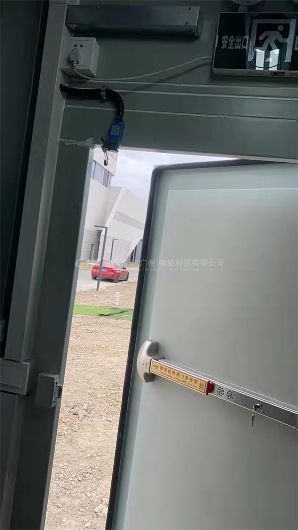 推桿開門