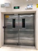 深圳逃生門鎖維修現場