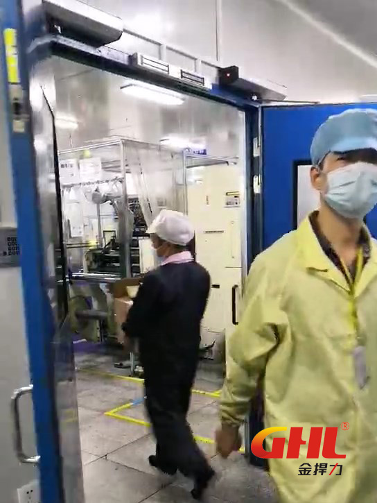接入門禁系統的自動開門機